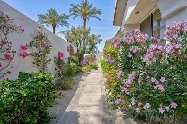 $750,000 | 542 Red Arrow Trail, Palm Desert, CA 92211