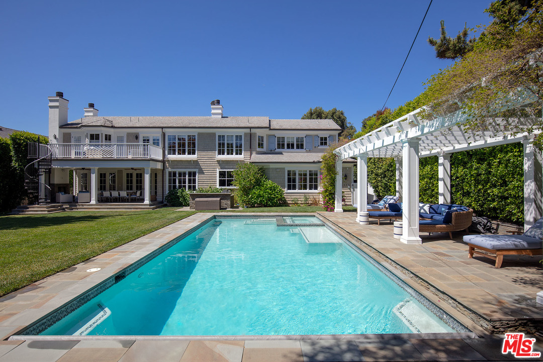 466 Homewood Road Los Angeles, CA 90049 - Photo 2 of 23