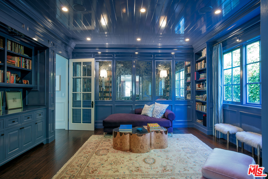 466 Homewood Road Los Angeles, CA 90049 - Photo 12 of 23