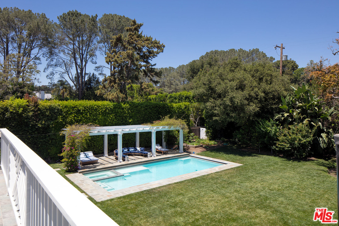 466 Homewood Road Los Angeles, CA 90049 - Photo 16 of 23
