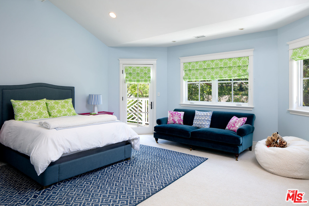 466 Homewood Road Los Angeles, CA 90049 - Photo 19 of 23