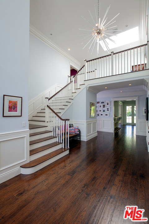 466 Homewood Road Los Angeles, CA 90049 - Photo 3 of 23