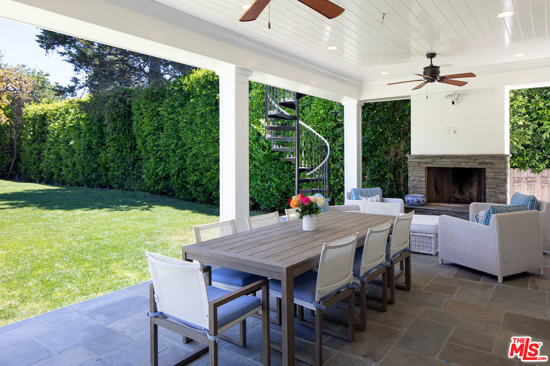 466 Homewood Road Los Angeles, CA 90049 - Photo 5 of 23