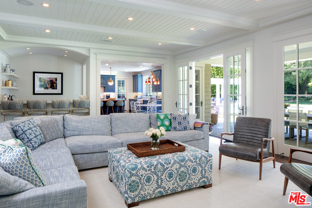 466 Homewood Road Los Angeles, CA 90049 - Photo 7 of 23