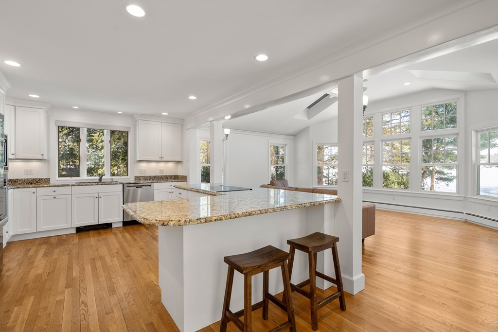 31 College Road Wellesley, MA 02482 - Photo 6 of 36