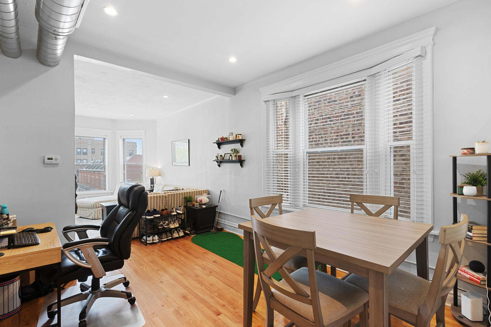 848 West Sheridan Road, Unit 3F Chicago, IL 60613 - Photo 4 of 11