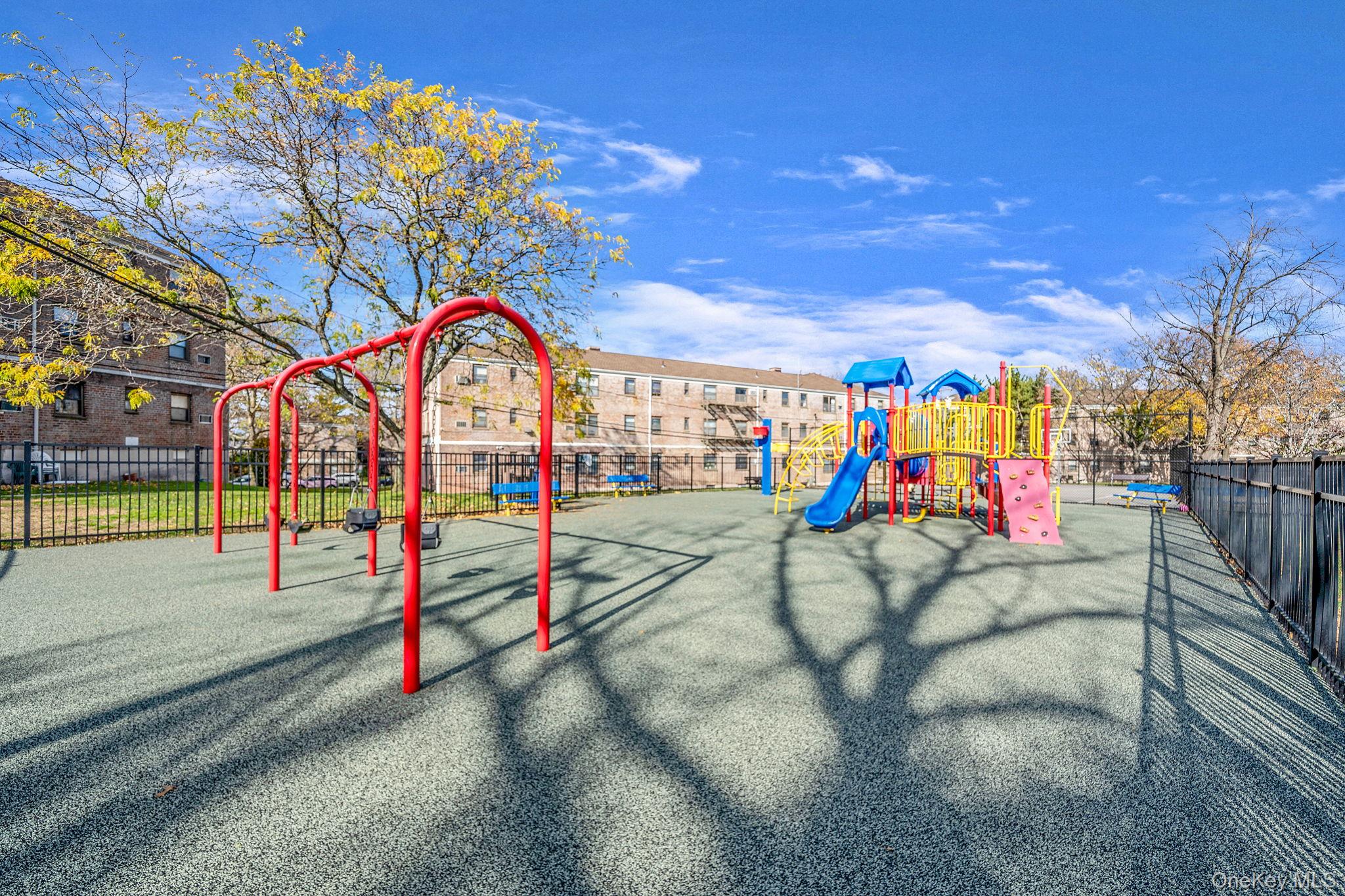 8 Terrace Circle, Unit 1G Great Neck, NY 11021 - Photo 15 of 17 a view of outdoor space