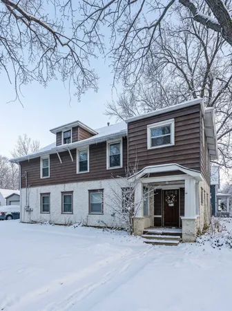 $575,000 | 1083 Chatsworth Street North, St. Paul, MN 55103