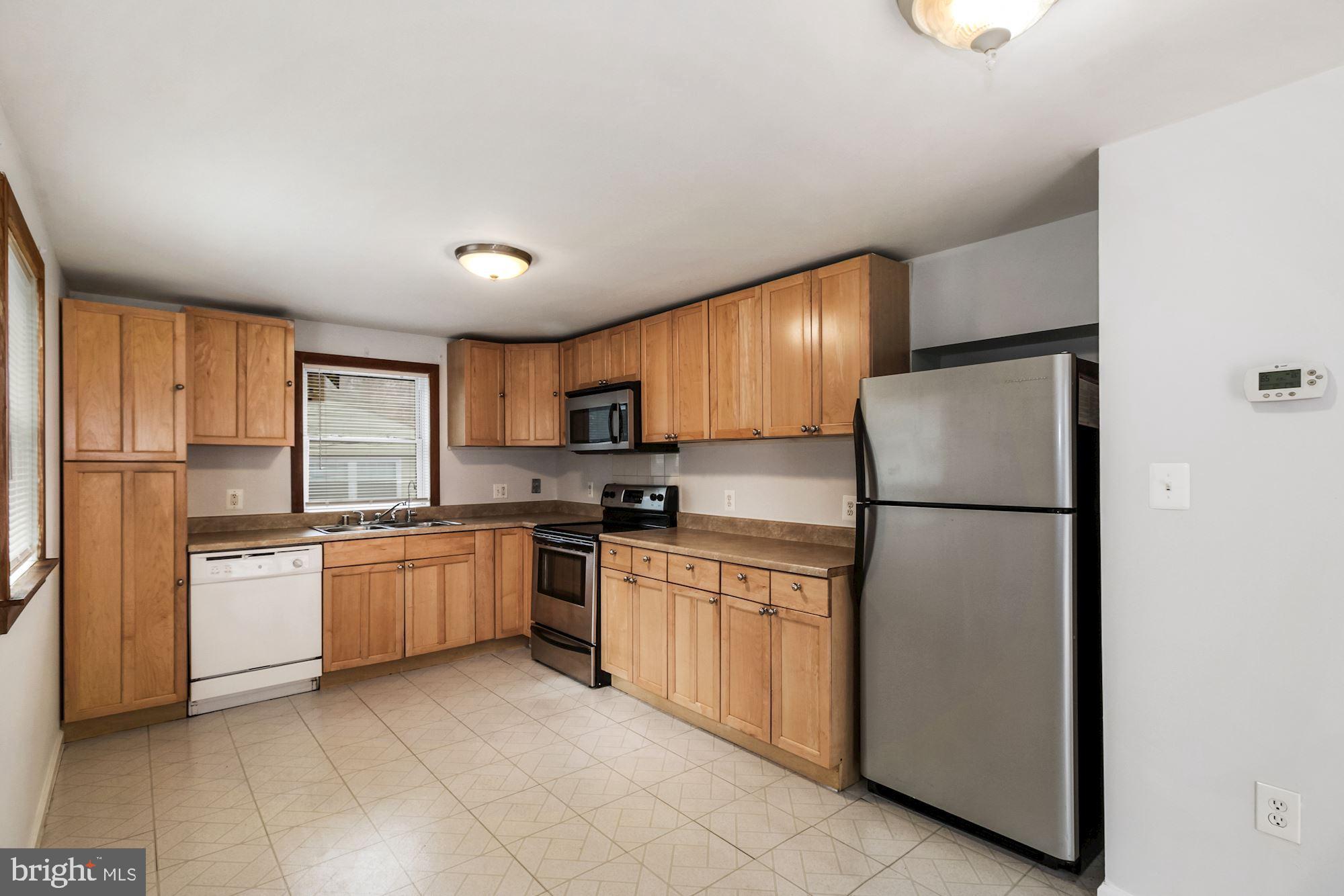 310 Holly Road Edgewater, MD 21037 - Photo 8 of 23 Gallery Image 8