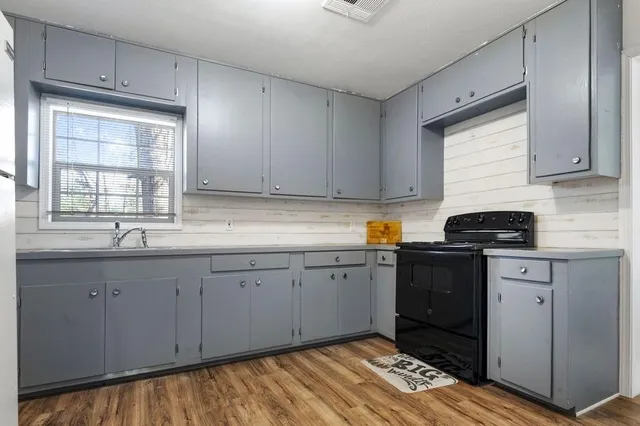 $130,000 | 472 East Main Street, Zavalla, TX 75980