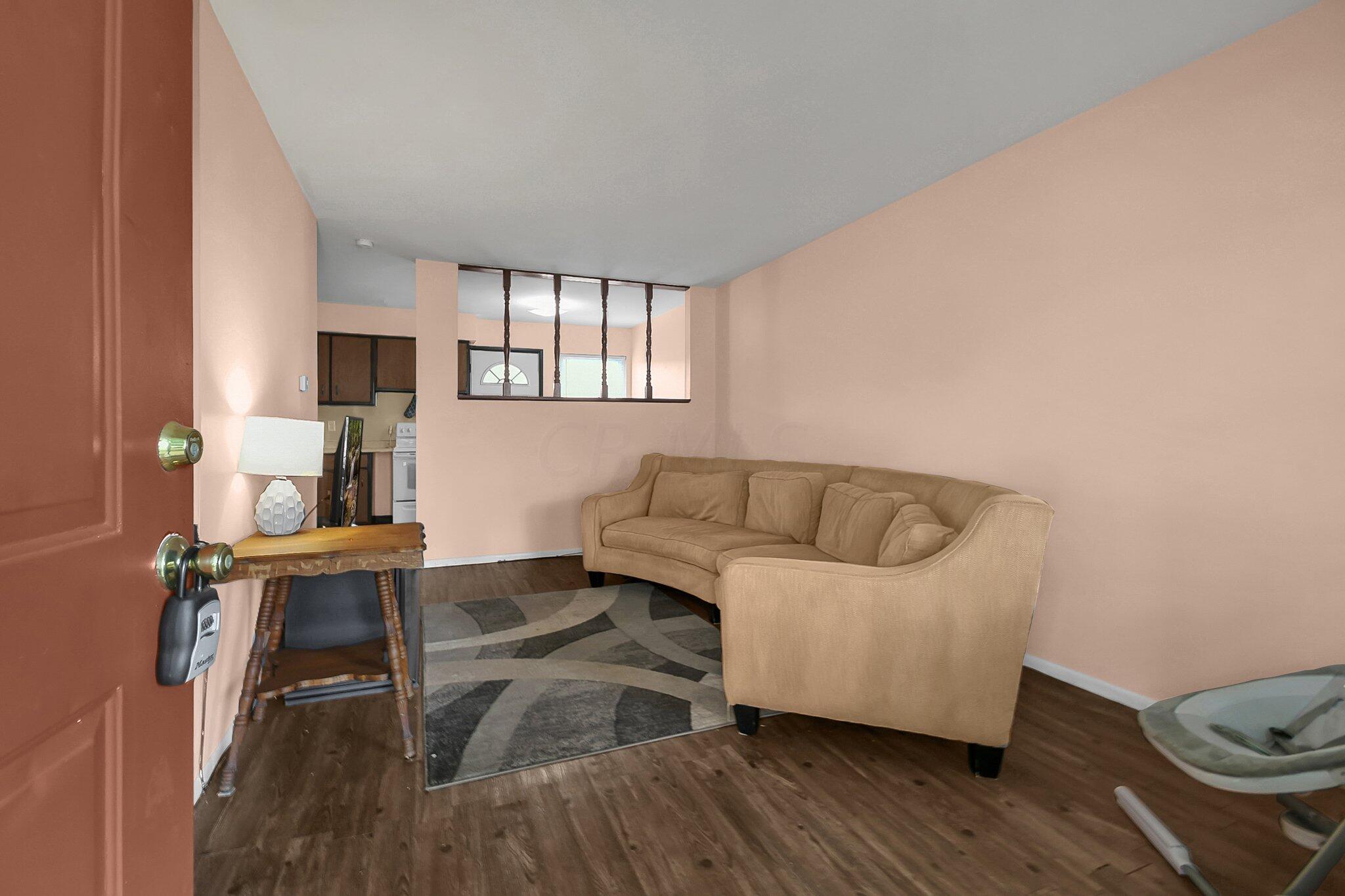 5690 Beechcroft Road, Unit 5690B Columbus, OH 43229 - Photo 2 of 29 6-web-or-mls-5690-beechcroft-rd-b