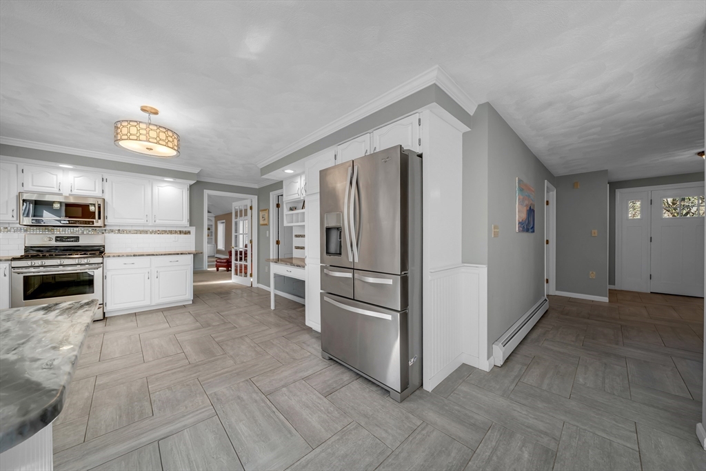 315 Candlestick Road North Andover, MA 01845 - Photo 13 of 42