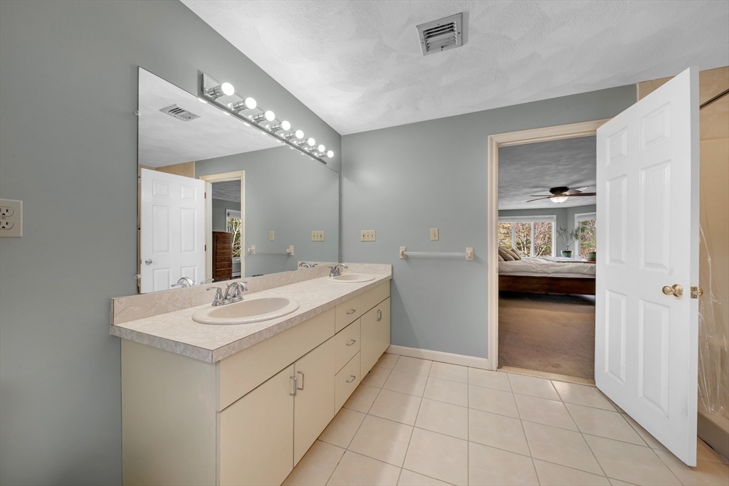 315 Candlestick Road North Andover, MA 01845 - Photo 27 of 42