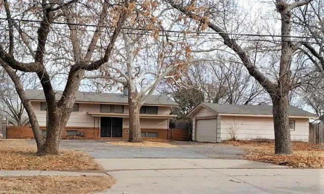 $219,900 | 1318 South Maize Road, Wichita, KS 67209