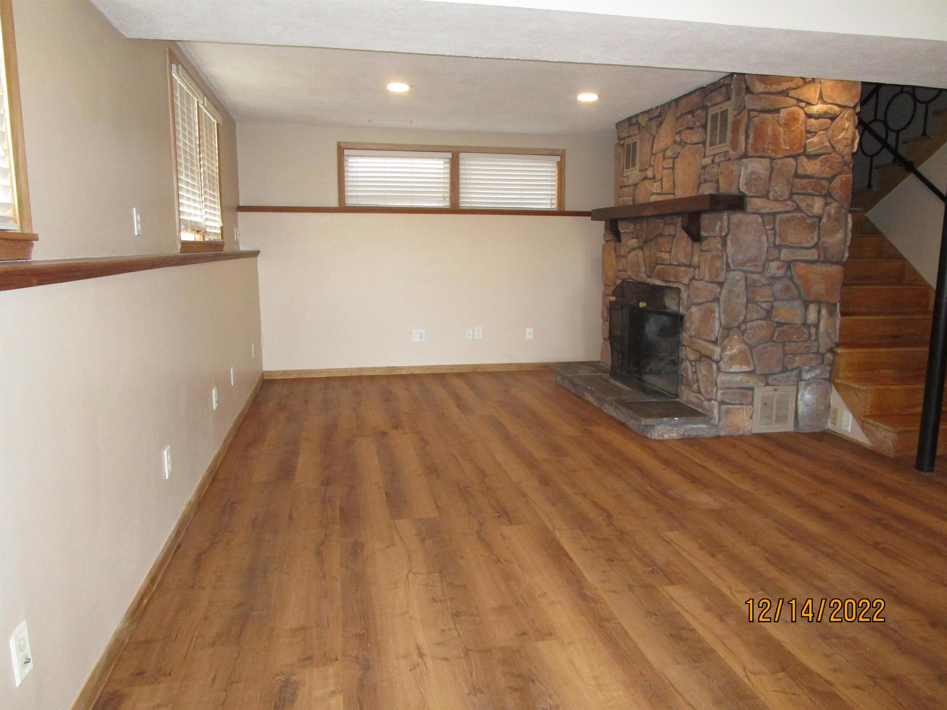 1318 South Maize Road Wichita, KS 67209 - Photo 3 of 20