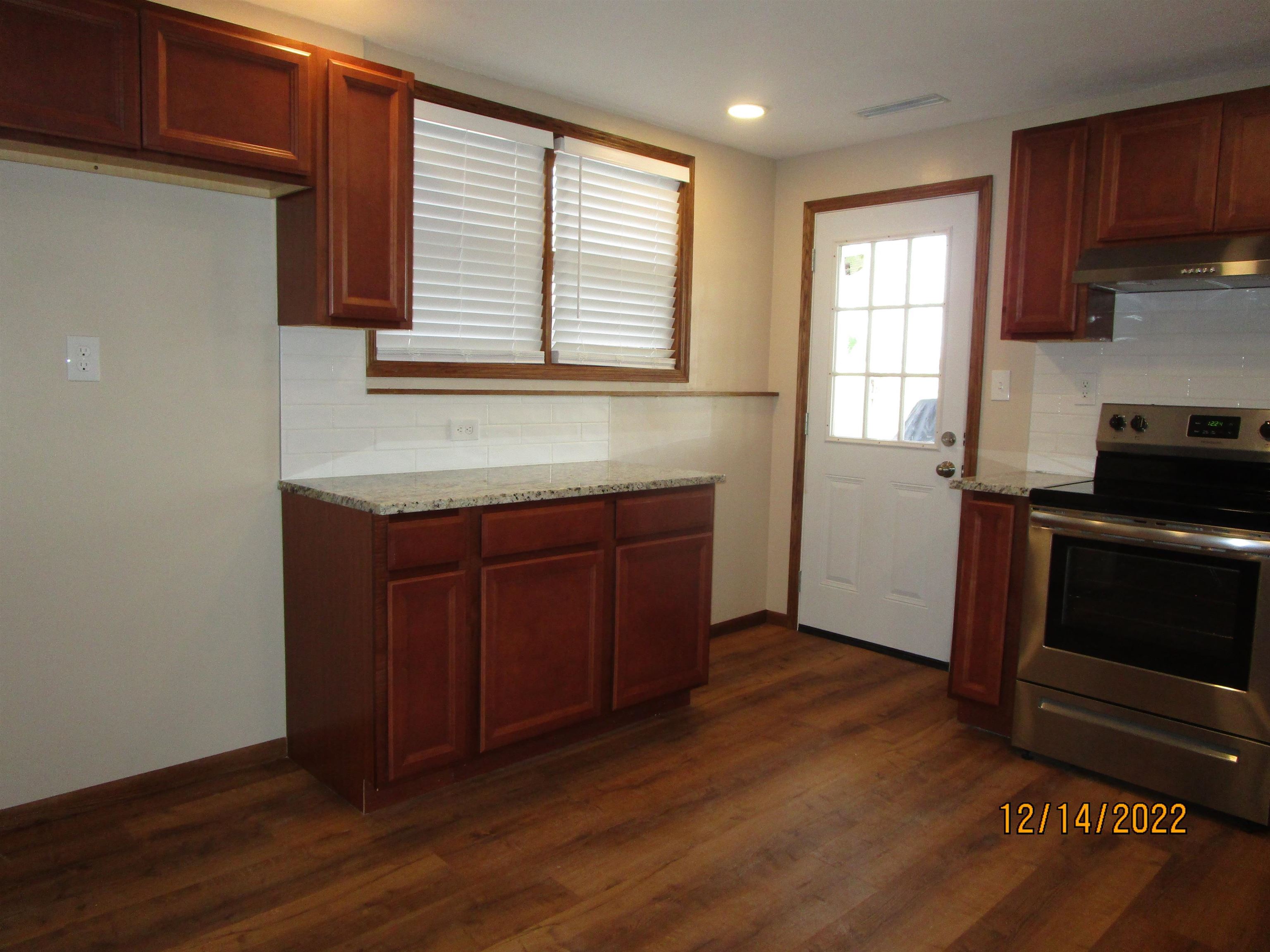 1318 South Maize Road Wichita, KS 67209 - Photo 9 of 20