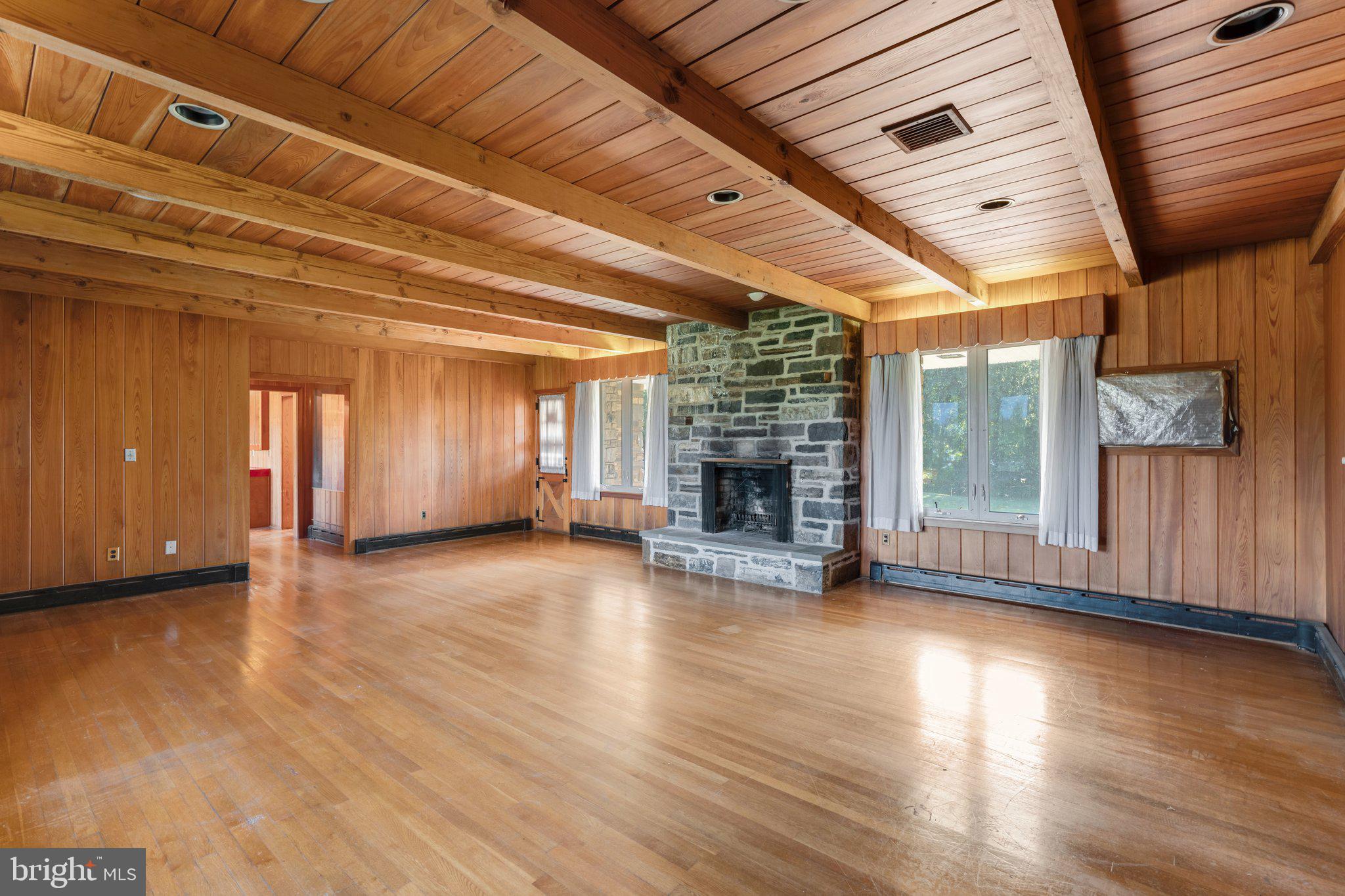 3022 Whitehall Road Norristown, PA 19403 - Photo 6 of 31