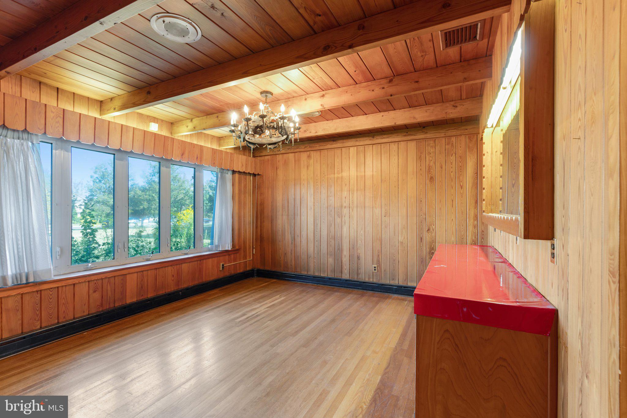 3022 Whitehall Road Norristown, PA 19403 - Photo 8 of 31