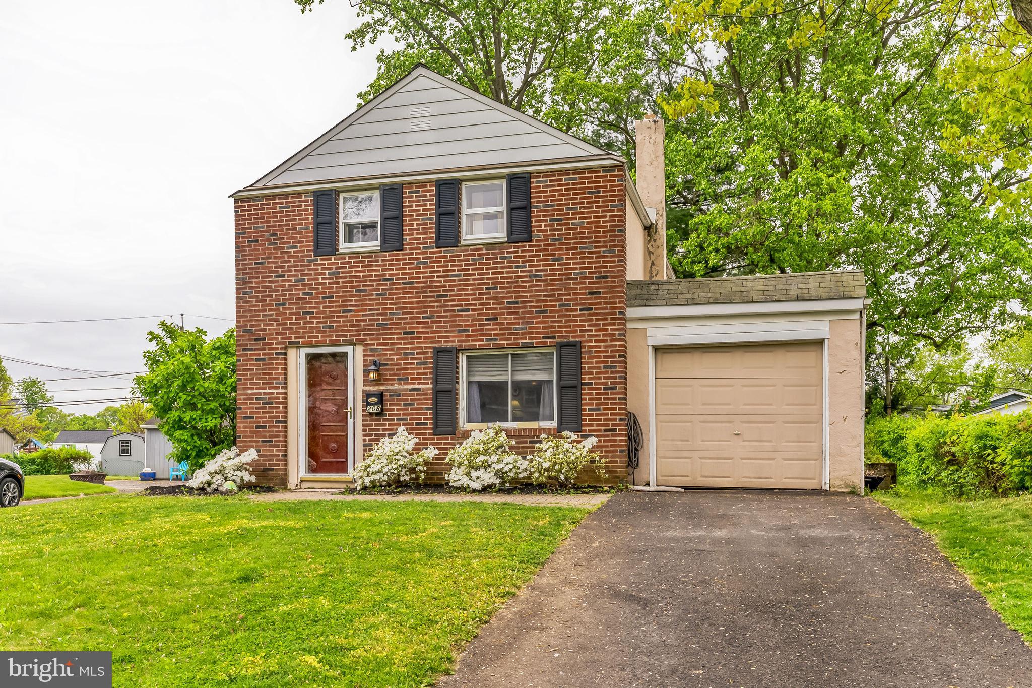 208 Redford Road Oreland, PA 19075 - Photo 3 of 25 Gallery Image 3