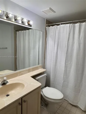 $2,275 | 6280 Northwest 186th Street, Unit 310, Hialeah, FL 33015