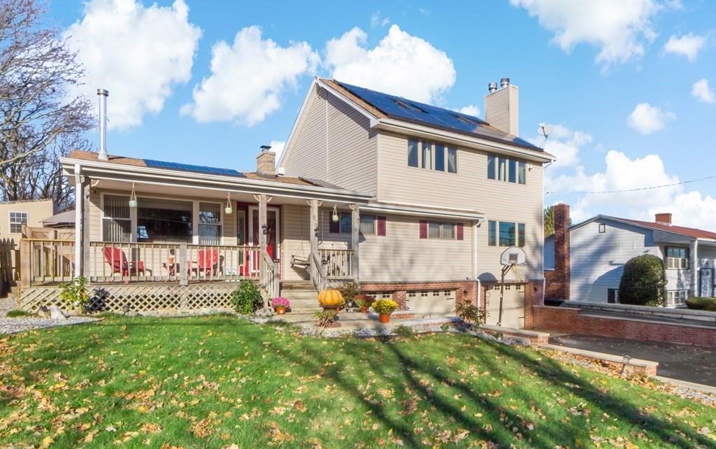 573 Gardners Neck Road Swansea, MA 02777 - Photo 1 of 37 Gallery Image 1