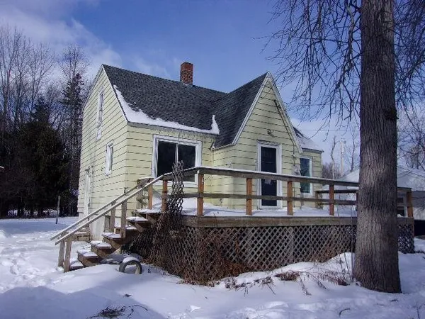 $59,900 | N1051 Highway 35, Menominee, MI 49858