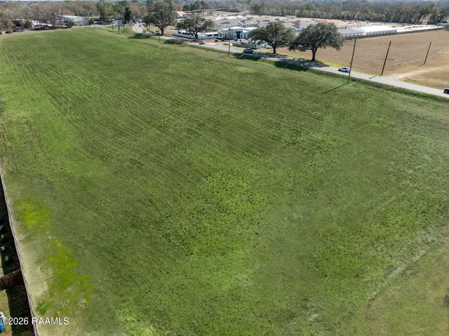 $5,077,563 | 1200-blk East Broussard Road, Lafayette, LA 70508
