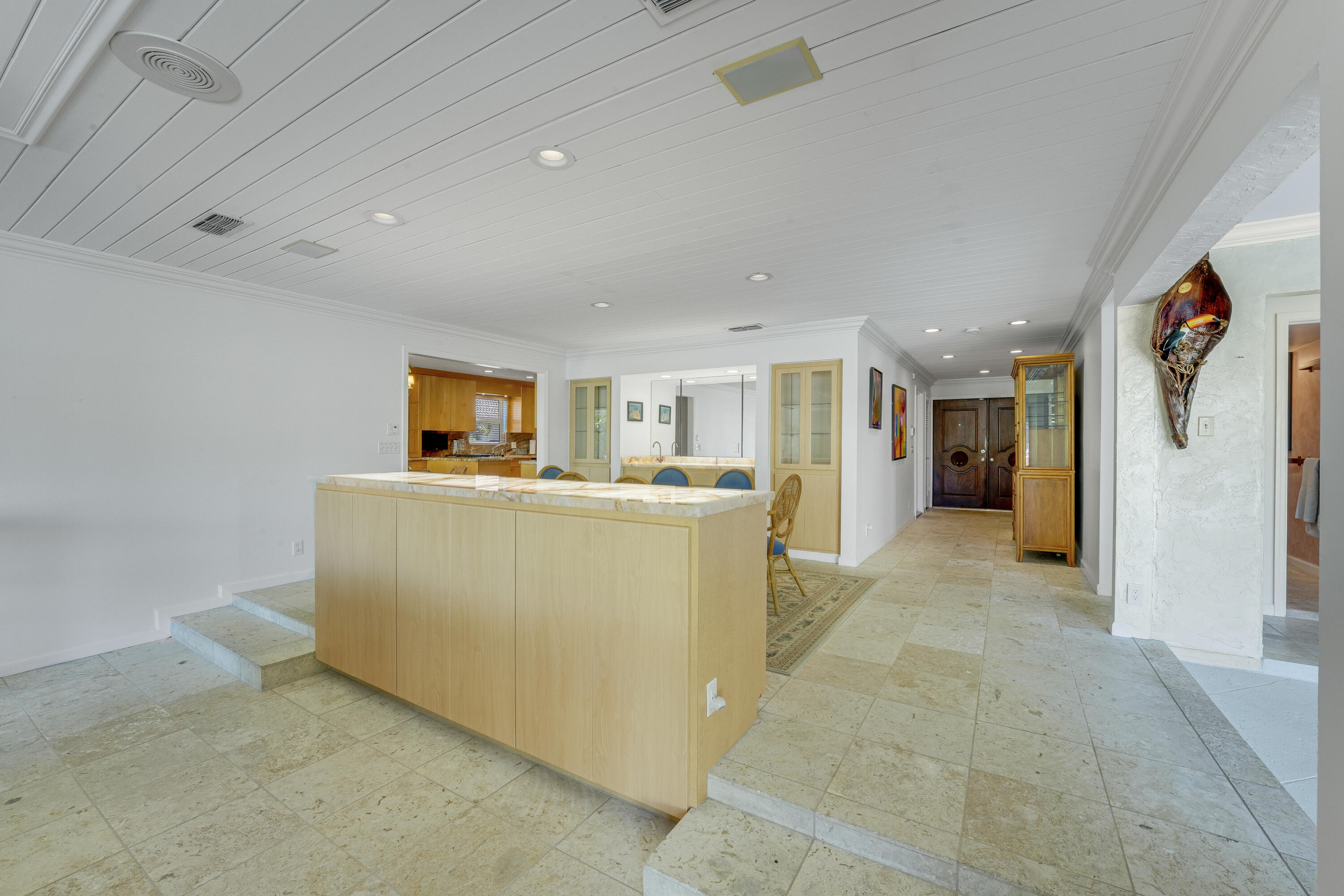 1080 Fairview Lane Singer Island, FL 33404 - Photo 20 of 51 Living Area