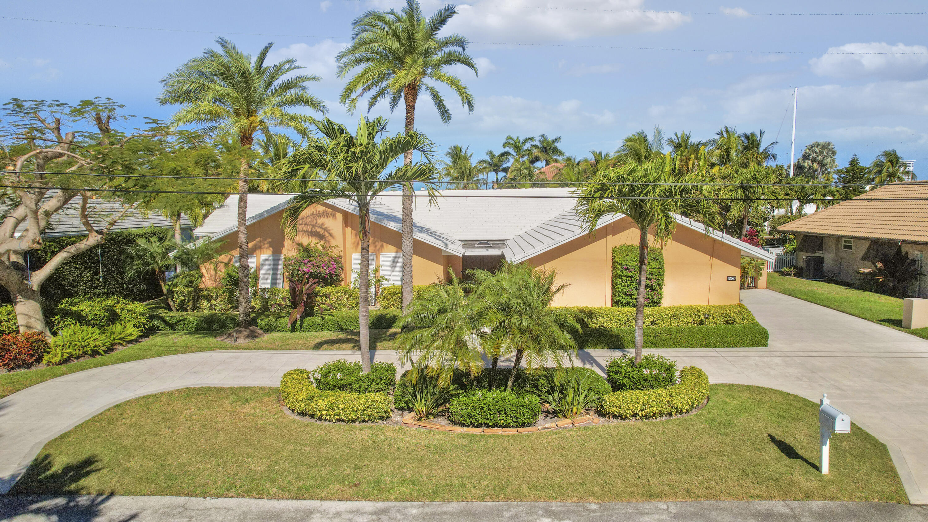 1080 Fairview Lane Singer Island, FL 33404 - Photo 5 of 51 front aerial