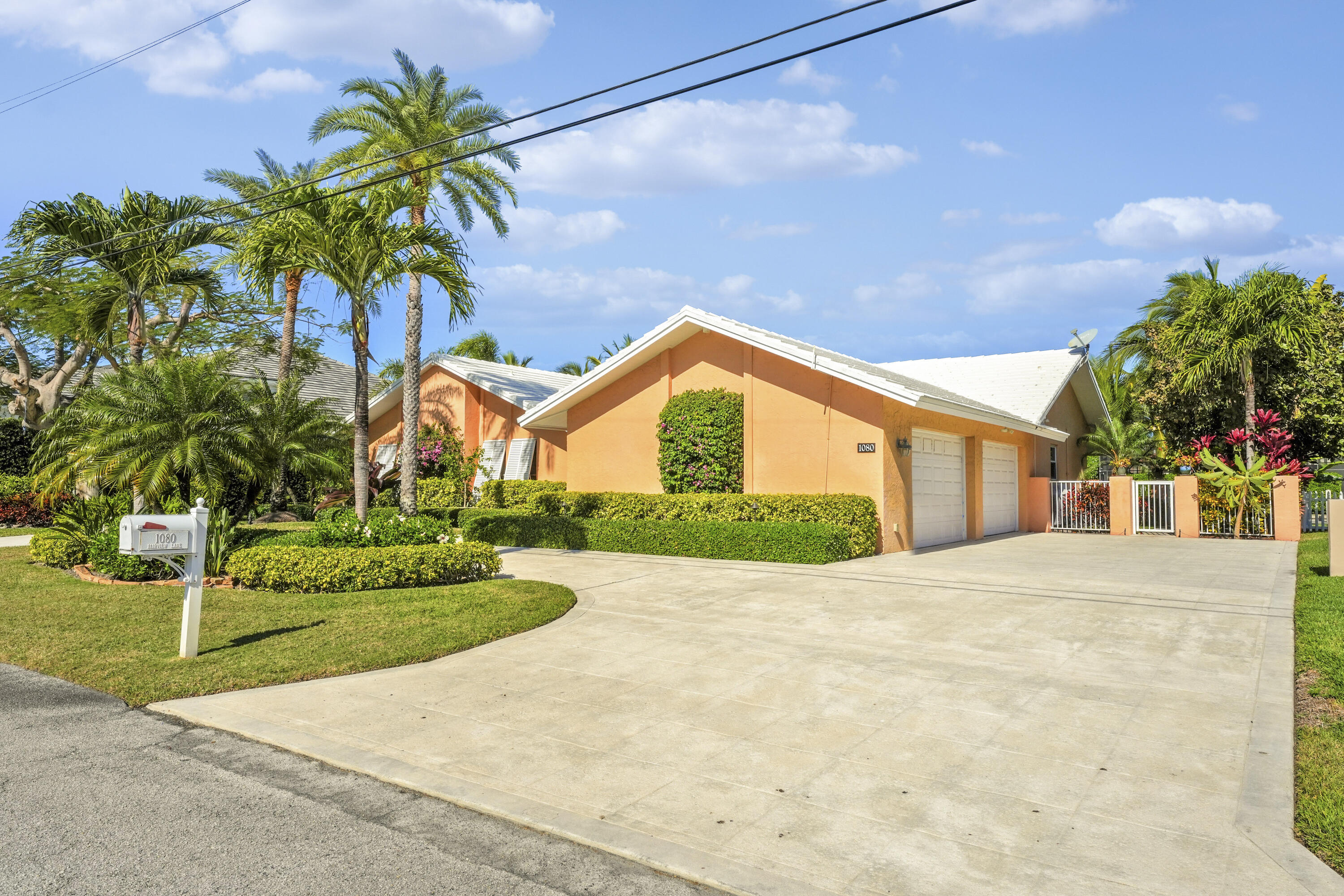 1080 Fairview Lane Singer Island, FL 33404 - Photo 7 of 51 front