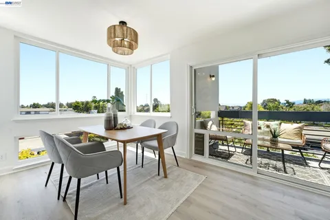 $745,000 | 1075 Shell Boulevard, Unit 11, Foster City, CA 94404