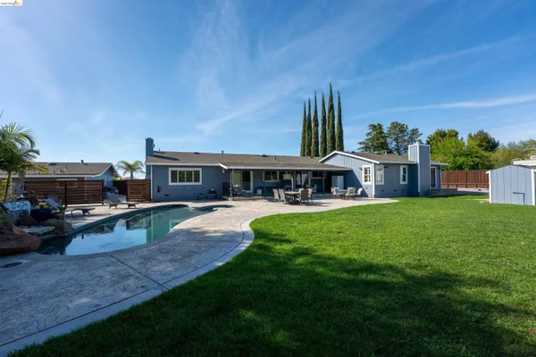$1,400,000 | 147 Loren Lane, Oakley, CA 94561