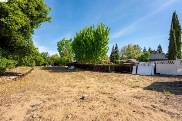 $1,400,000 | 147 Loren Lane, Oakley, CA 94561