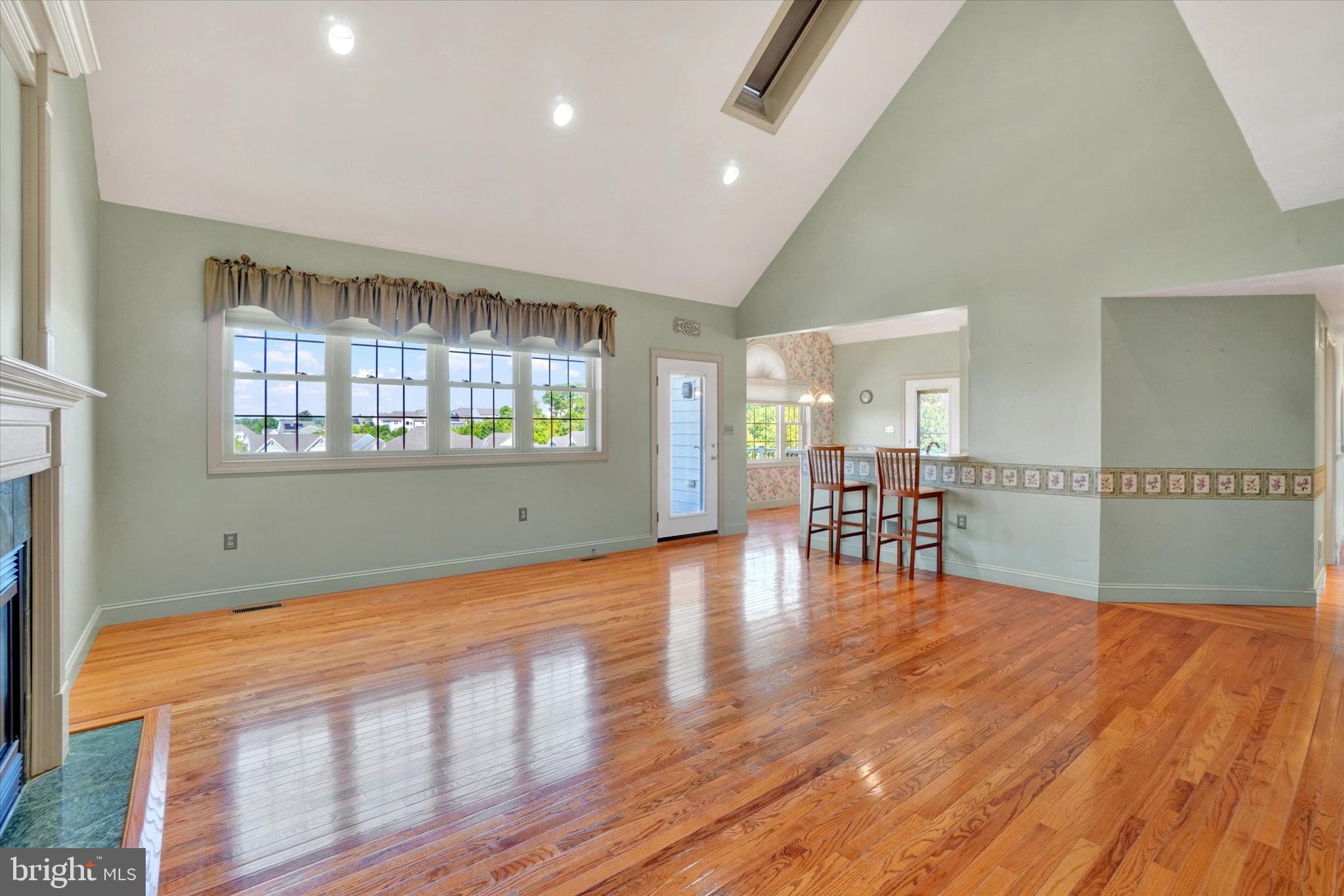 639 Chestnut Hill Road York, PA 17402 - Photo 15 of 51 Family Room