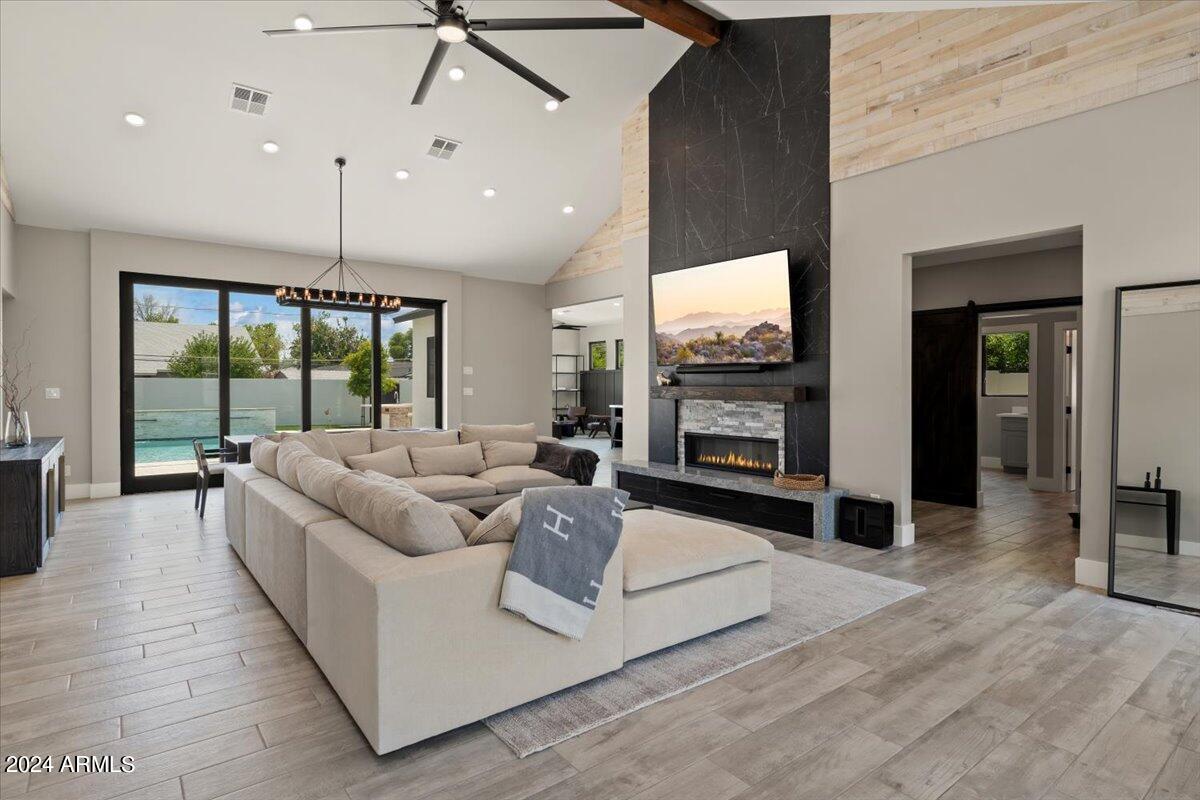 4137 East Earll Drive Phoenix, AZ 85018 - Photo 2 of 54 18-Great Room