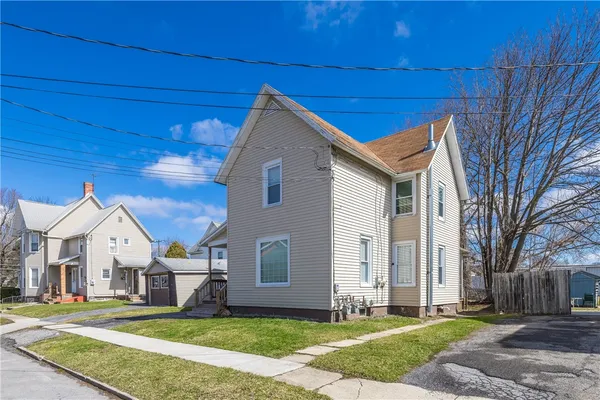 $184,900 | 11 Hallenbeck Avenue, Geneva City, NY 14456