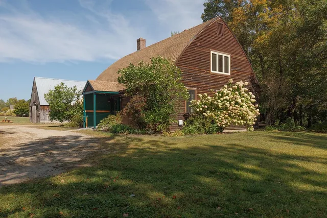 $599,000 | 250 King Street, Boscawen, NH 03303