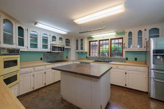 $599,000 | 250 King Street, Boscawen, NH 03303