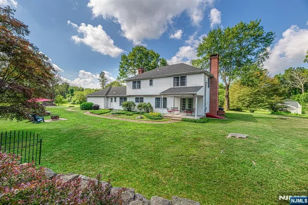 $840,000 | 208 Willows Road, Newton, NJ 07860