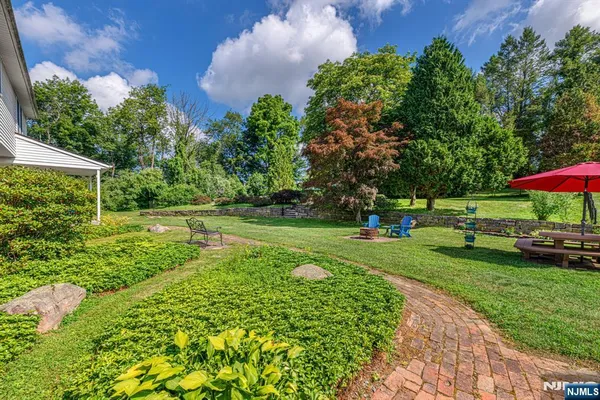 $840,000 | 208 Willows Road, Newton, NJ 07860