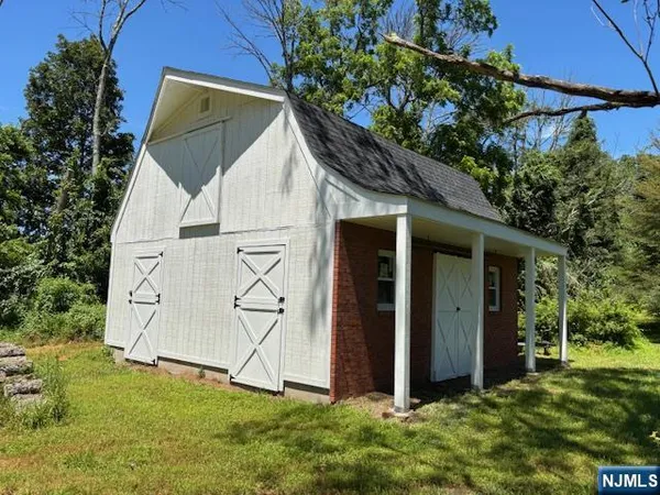 $840,000 | 208 Willows Road, Newton, NJ 07860