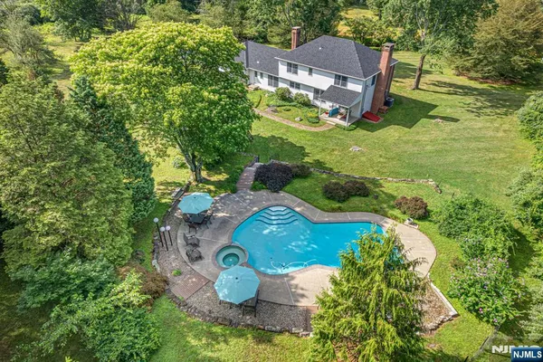 $840,000 | 208 Willows Road, Newton, NJ 07860