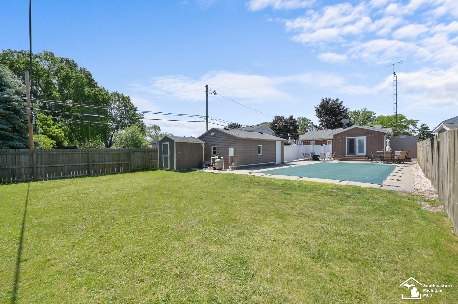 5864 Edgewood Boulevard Monroe, MI 48161 - Photo 23 of 25 50209778-58745d09-e6cf-46bd-b893-96840a05c87f.JPG