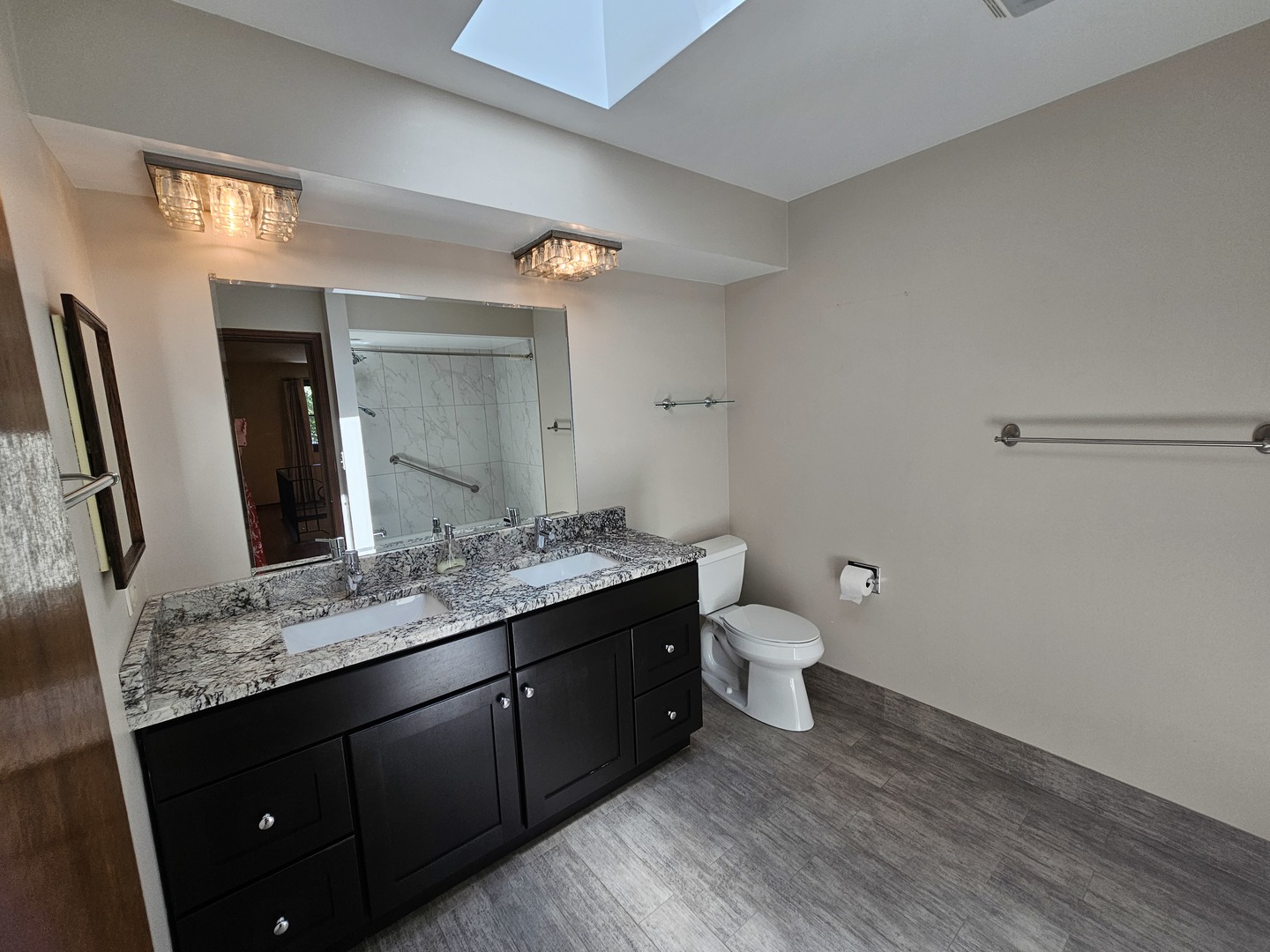 7215 Beckwith Road Morton Grove, IL 60053 - Photo 13 of 17 Gallery Image 13