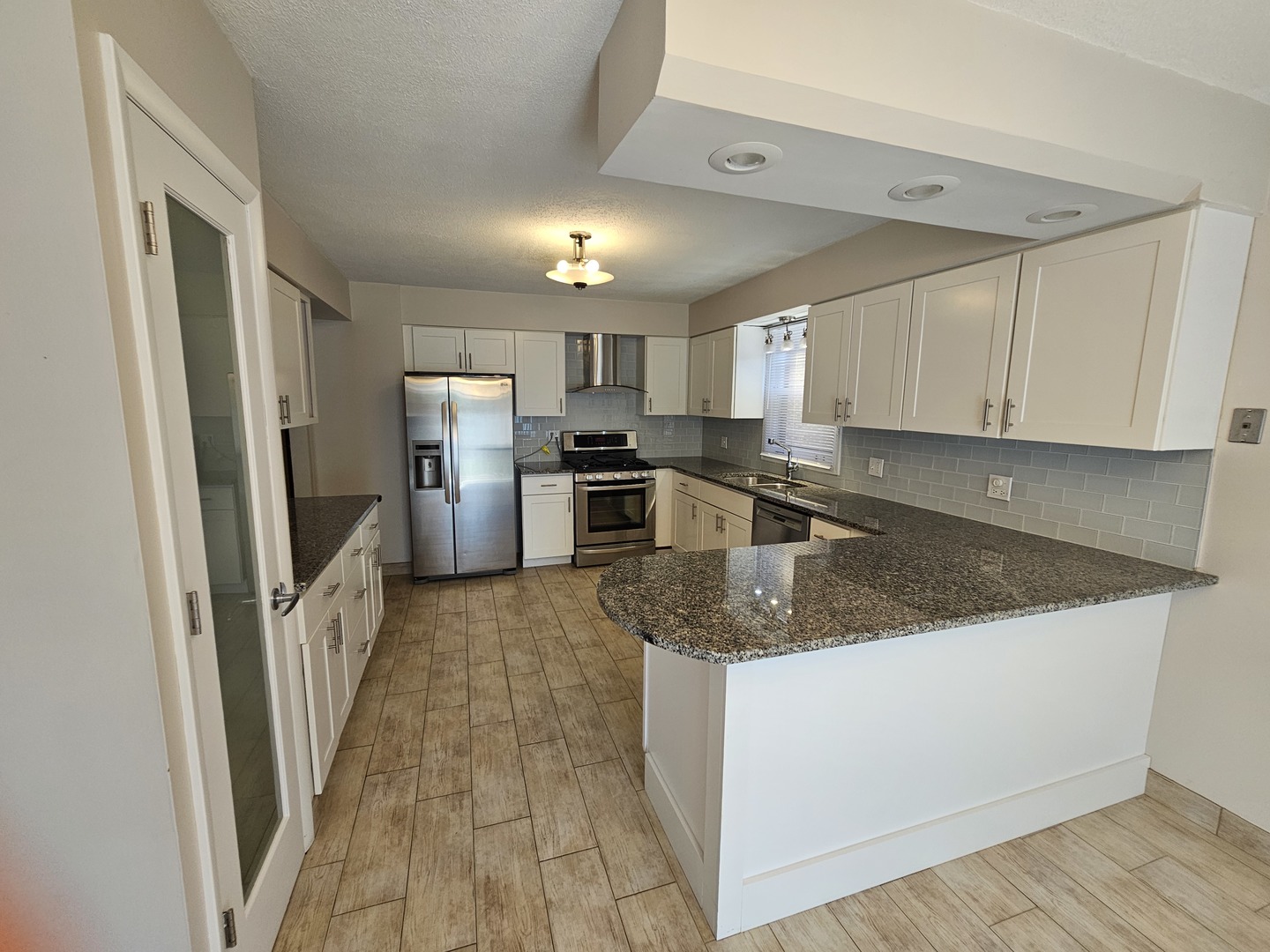 7215 Beckwith Road Morton Grove, IL 60053 - Photo 4 of 17 Gallery Image 4