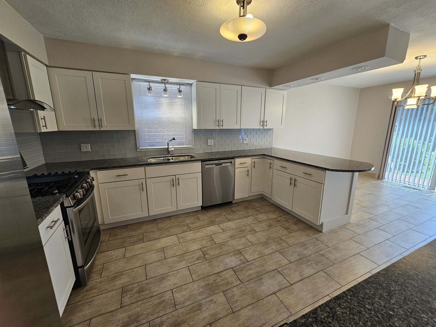 7215 Beckwith Road Morton Grove, IL 60053 - Photo 5 of 17 Gallery Image 5