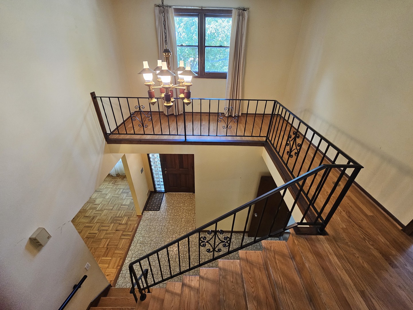 7215 Beckwith Road Morton Grove, IL 60053 - Photo 7 of 17 Gallery Image 7