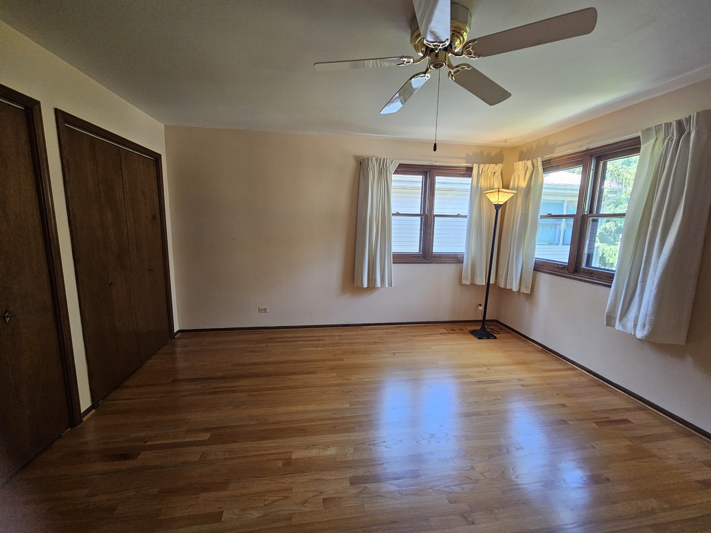 7215 Beckwith Road Morton Grove, IL 60053 - Photo 8 of 17 Gallery Image 8