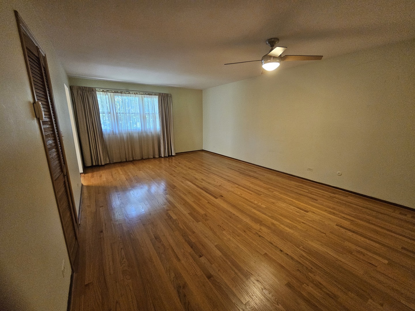 7215 Beckwith Road Morton Grove, IL 60053 - Photo 9 of 17 Gallery Image 9