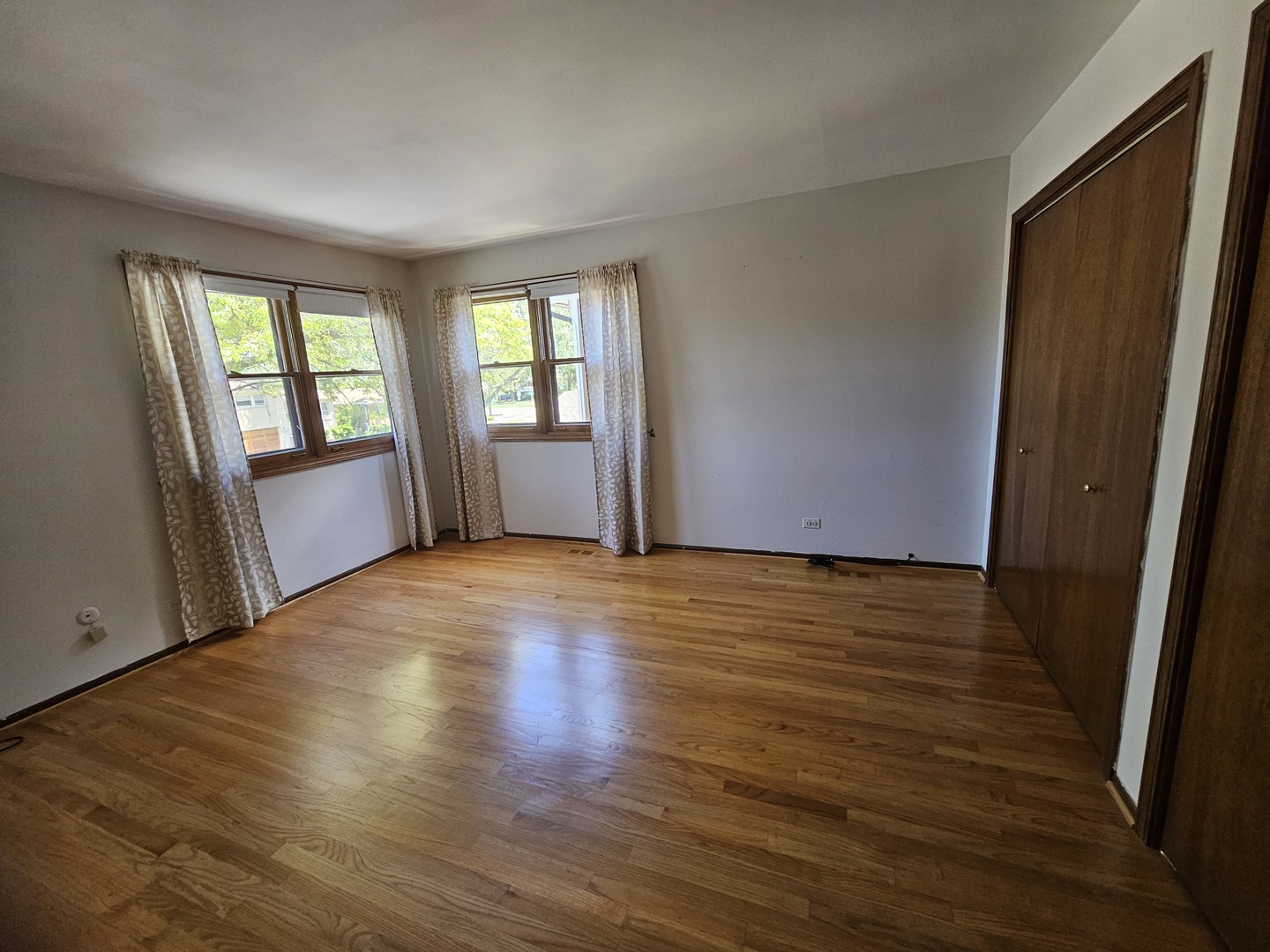 7215 Beckwith Road Morton Grove, IL 60053 - Photo 10 of 17 Gallery Image 10